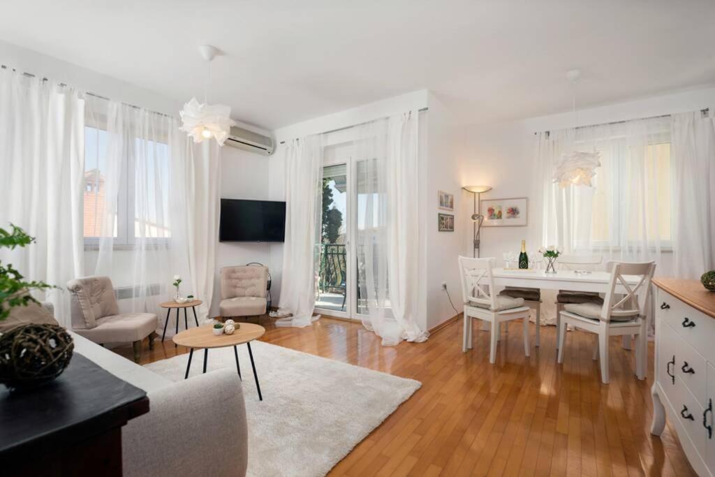 DUPLEX + garage Apartment Rovinj Bagian luar foto