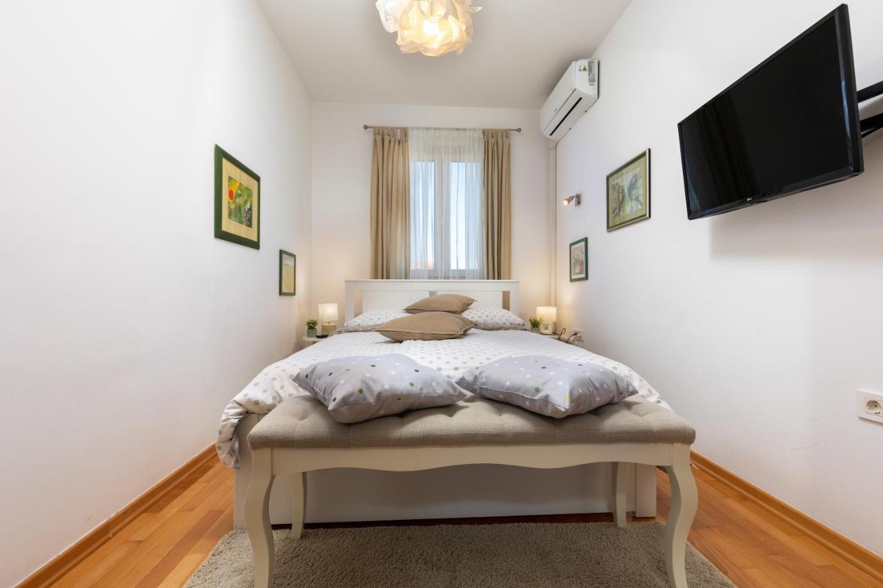 DUPLEX + garage Apartment Rovinj Bagian luar foto